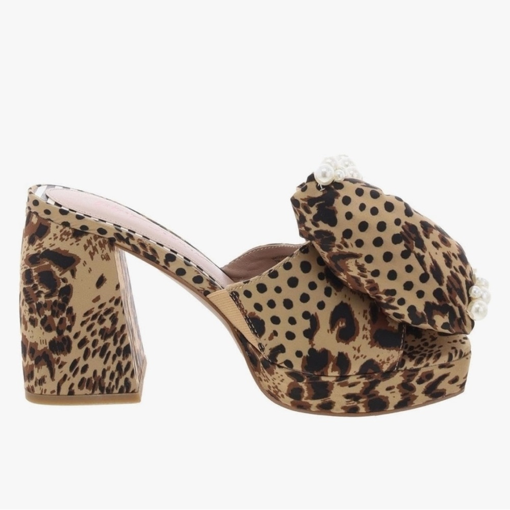 👉✨️ Betsey Johnson MACCIE Leopard Print Platform Block Heels New inBox - Picture 3 of 3